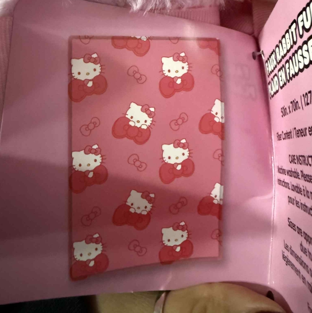 Hello Kitty Rabbit Fur Bow Throw Blanket - Picture 2 of 2